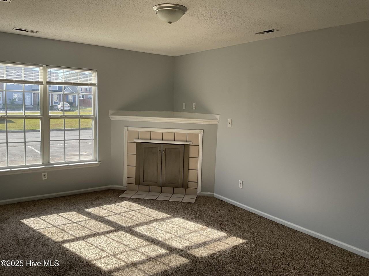 109 Fairwood Ct - Photo 2 of 6