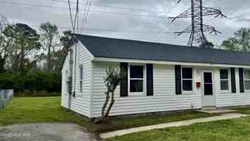 featured image of 1222 Davis St