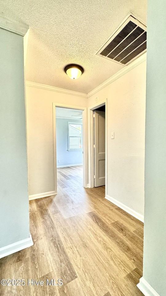 1222 Davis St - Photo 7 of 13