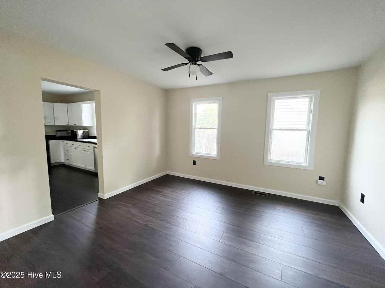 309 Harney St - Photo 7 of 17