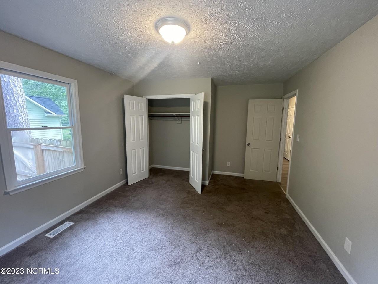 424 Randolph Ave - Photo 5 of 15