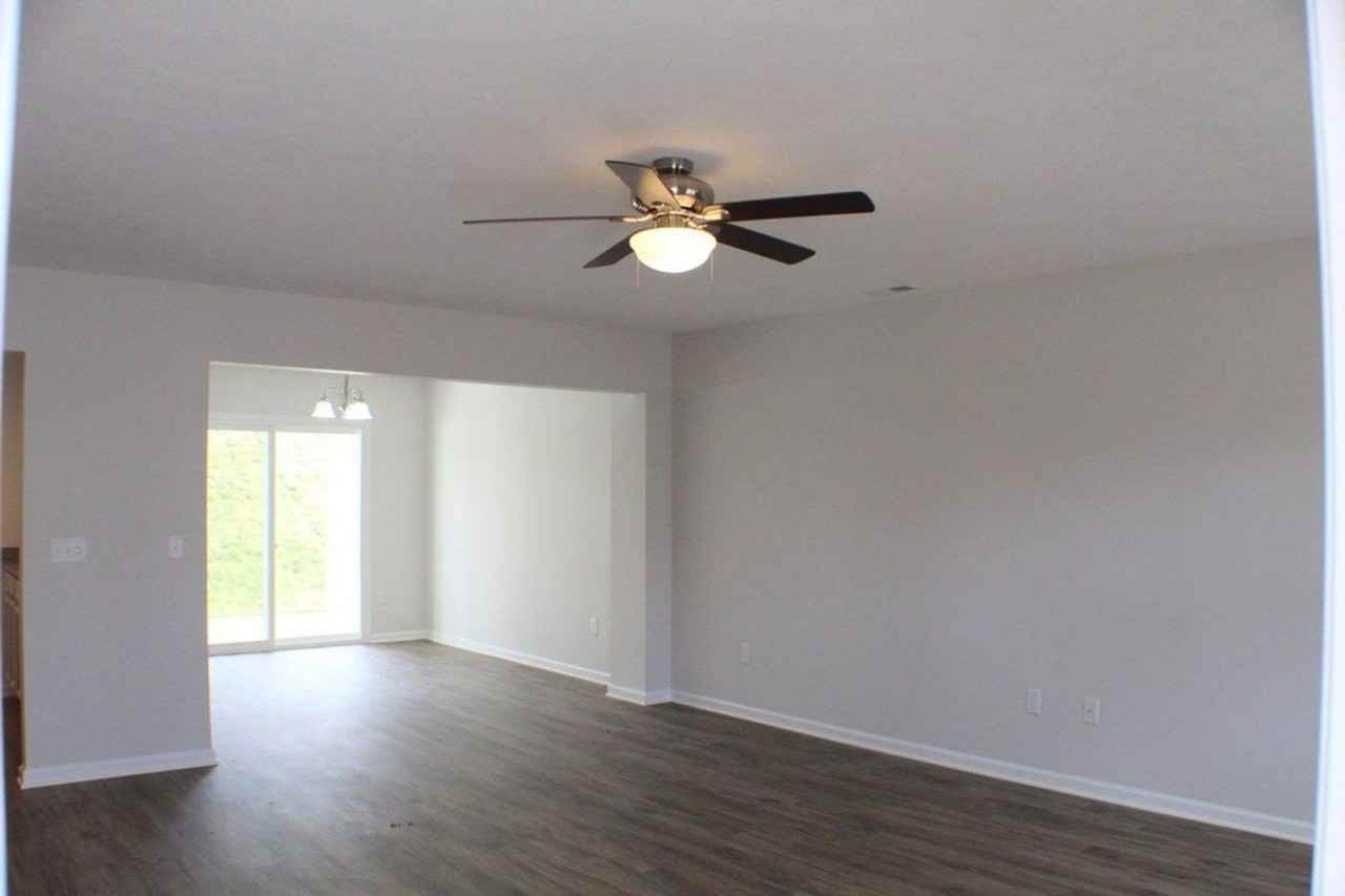 1431 Hornsby Ave - Photo 2 of 16