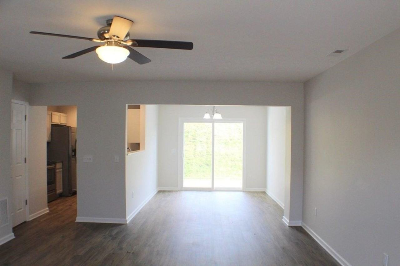 1431 Hornsby Ave - Photo 3 of 16