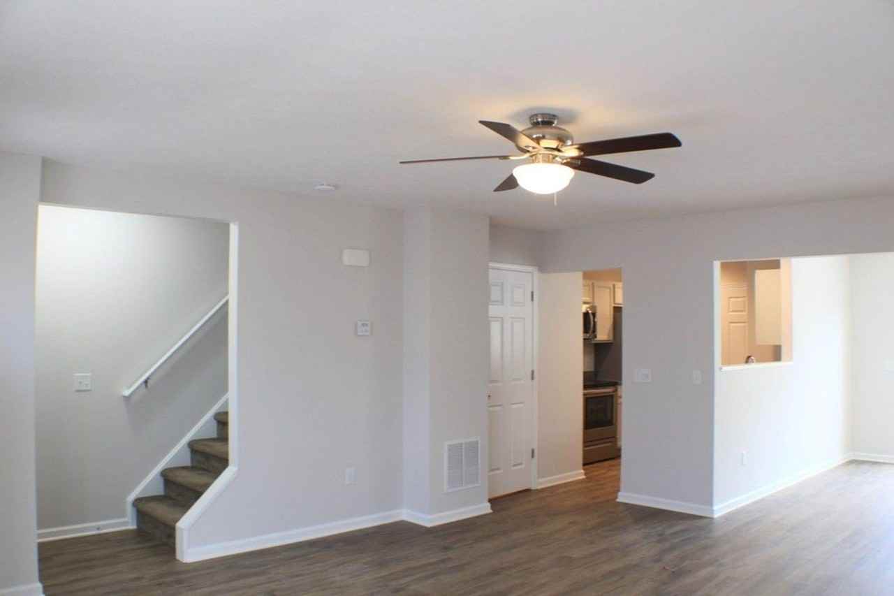 1431 Hornsby Ave - Photo 4 of 16