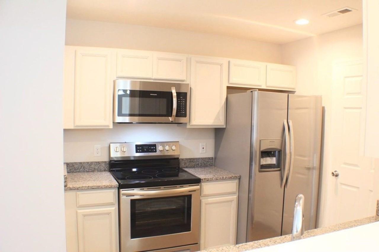 1431 Hornsby Ave - Photo 5 of 16