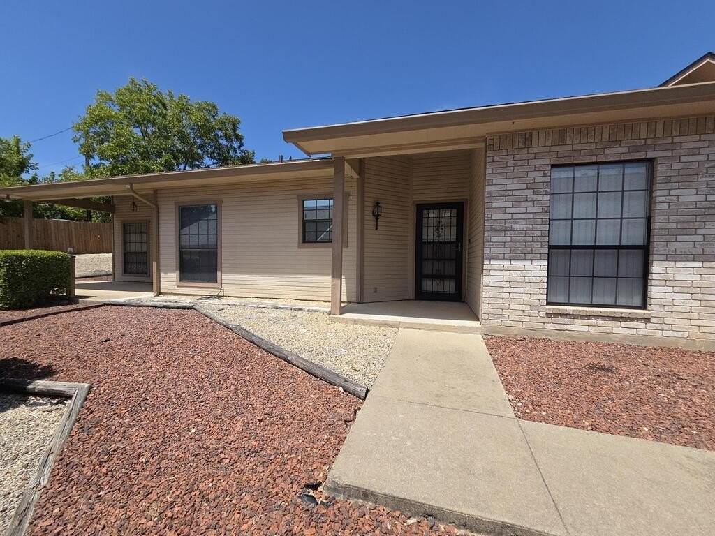 445 Florian Dr - Photo 6 of 35