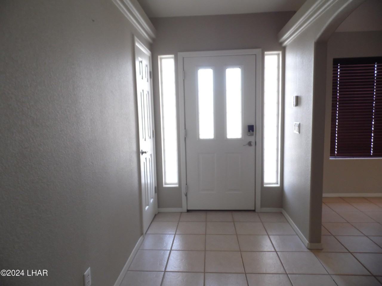 3490 Overland Dr - Photo 2 of 31