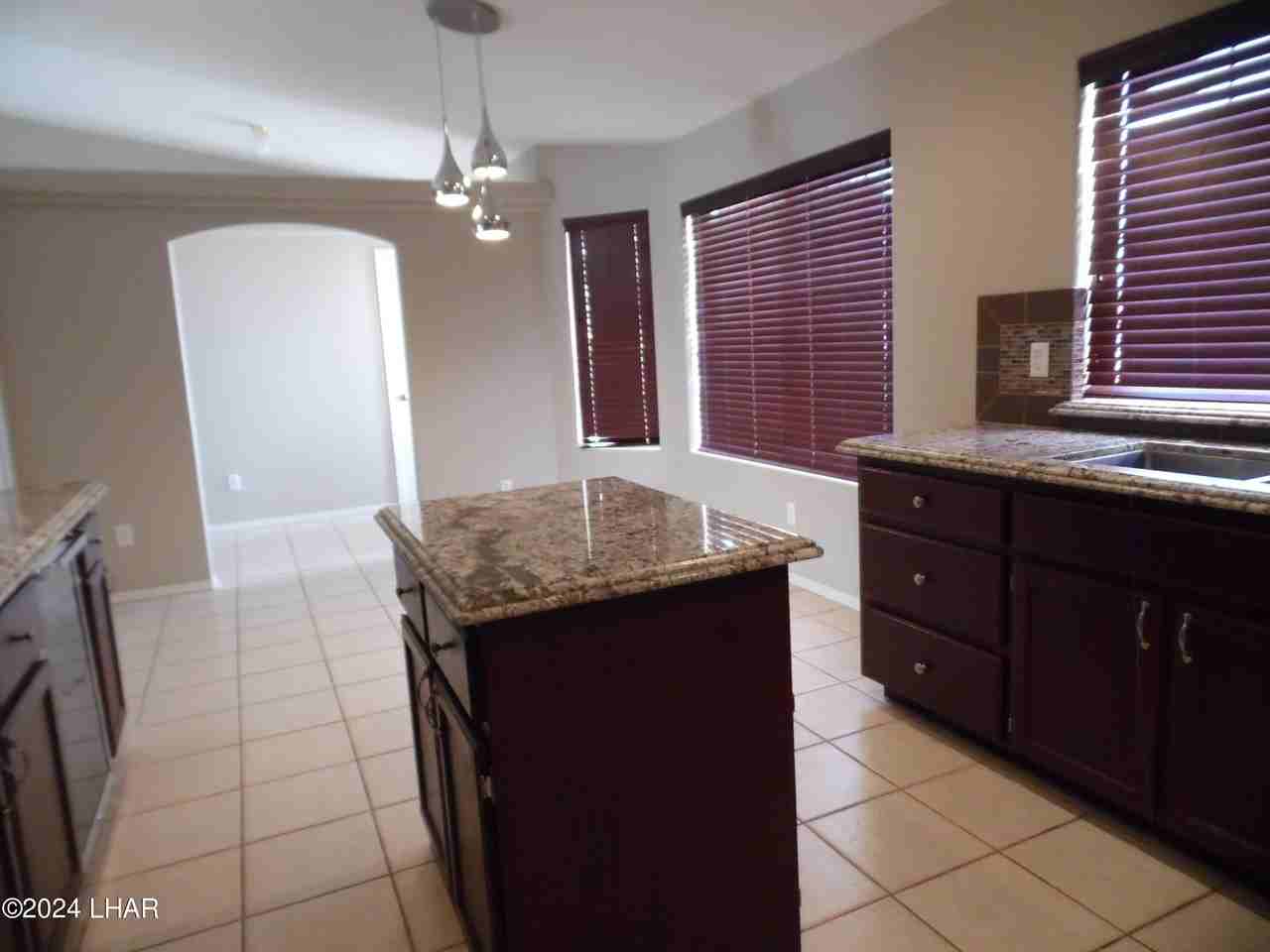 3490 Overland Dr - Photo 4 of 31
