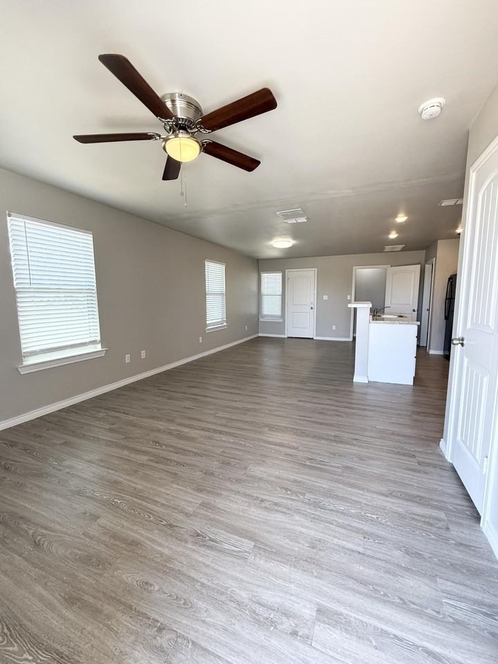 2510 Date Ave - Photo 3 of 25