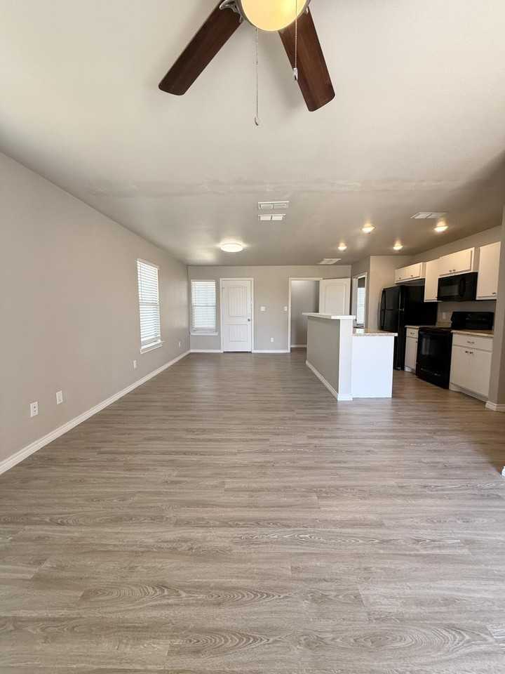 2510 Date Ave - Photo 4 of 25