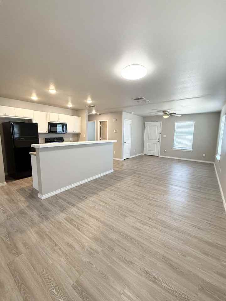 2510 Date Ave - Photo 5 of 25