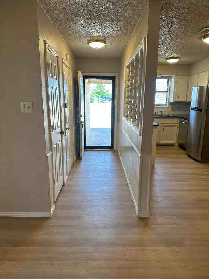 6803 Iola Ave - Photo 4 of 19