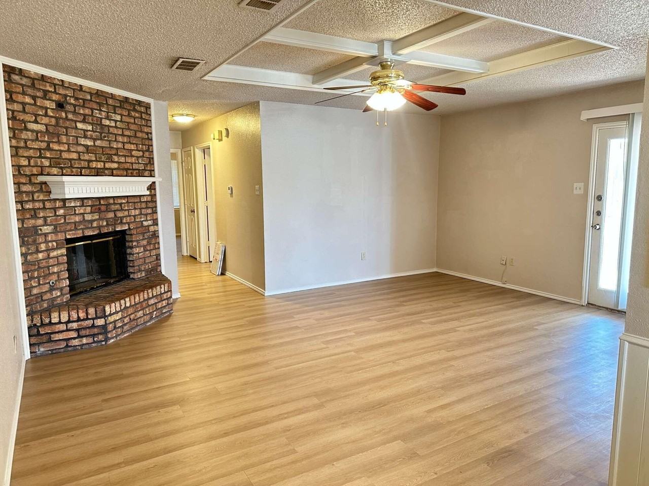 6803 Iola Ave - Photo 5 of 19