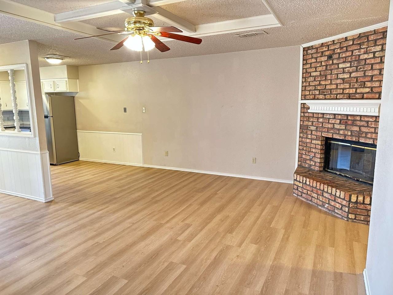 6803 Iola Ave - Photo 6 of 19