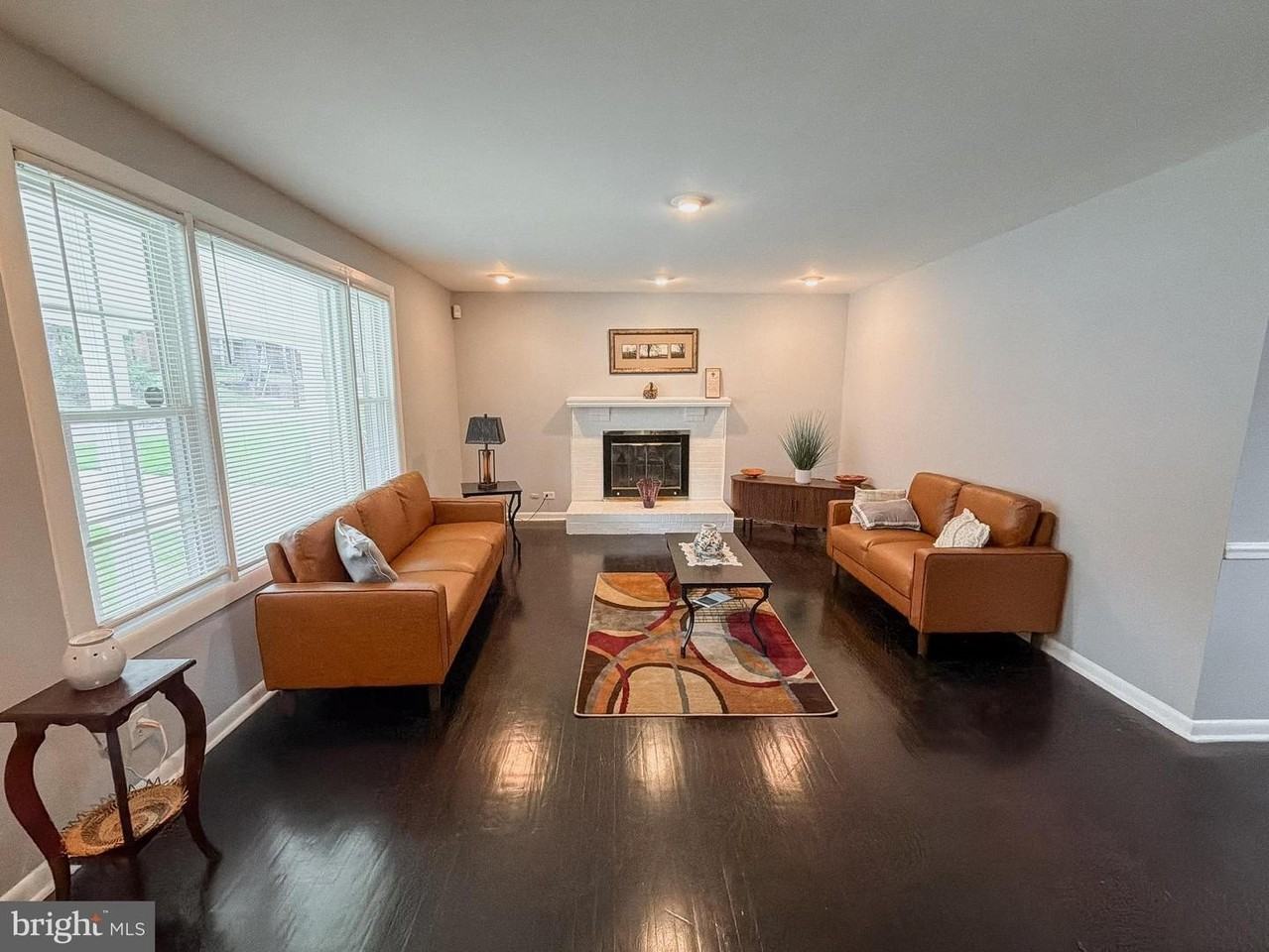 9222 Limestone Pl - Photo 4 of 31