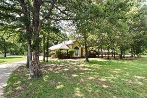 featured image of 709 Yellowstone Dr