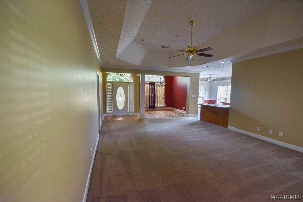 709 Yellowstone Dr - Photo 6 of 31