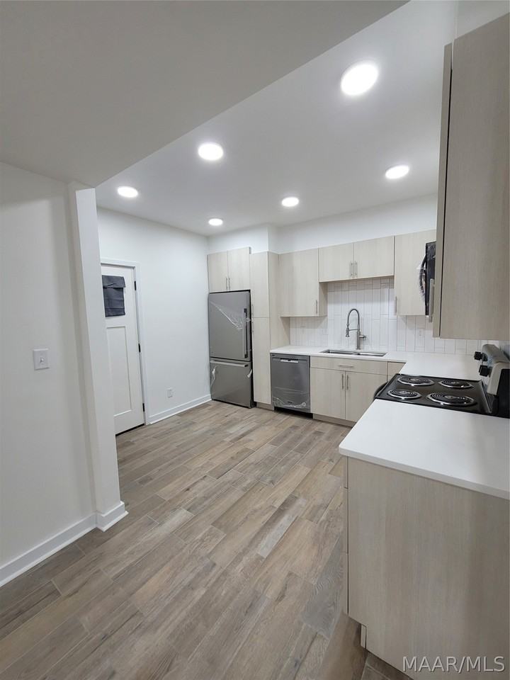 1524B Madison Ave - Photo 6 of 33