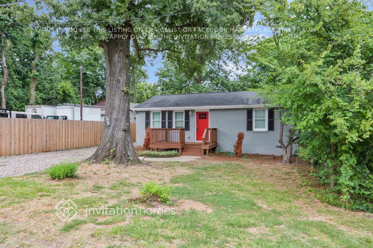 1625 Finchley Dr - Photo 3 of 20
