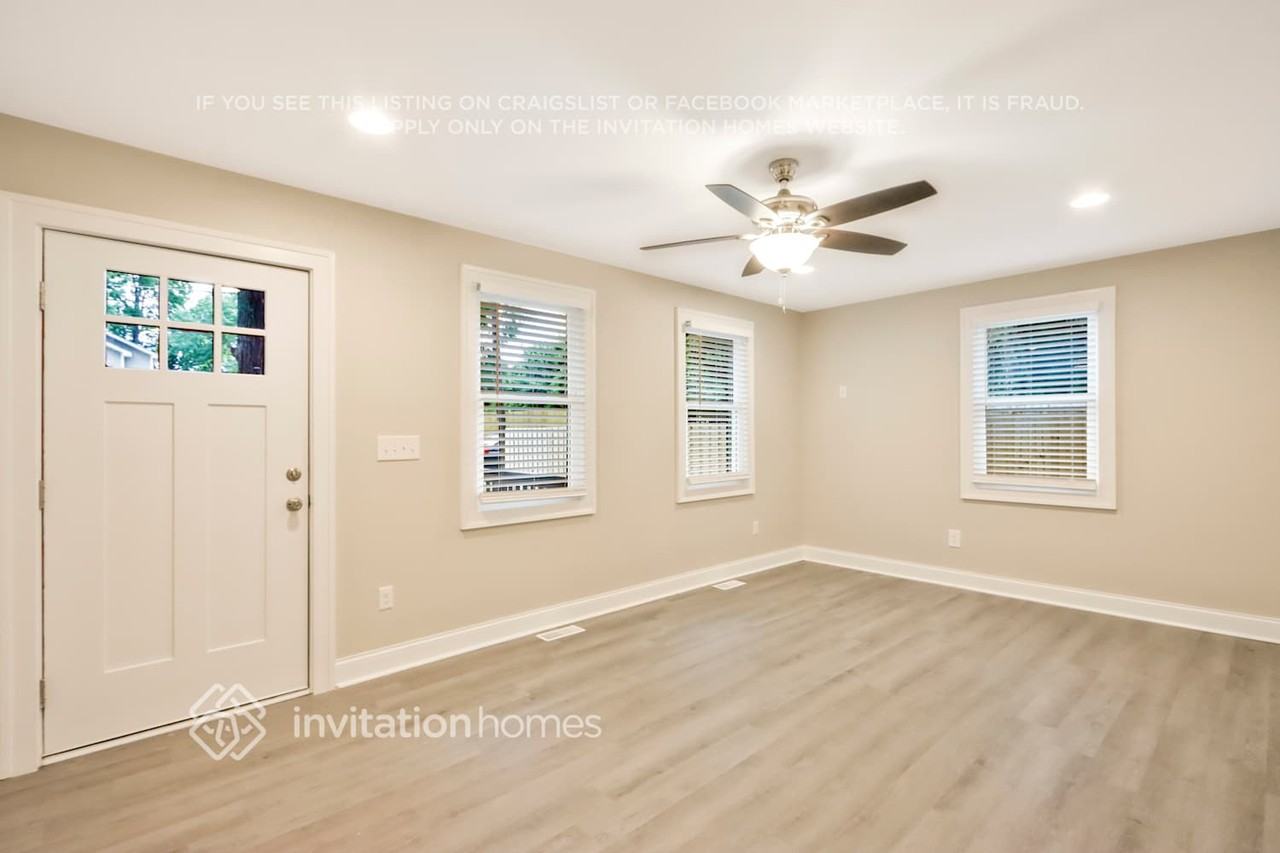 1625 Finchley Dr - Photo 4 of 20