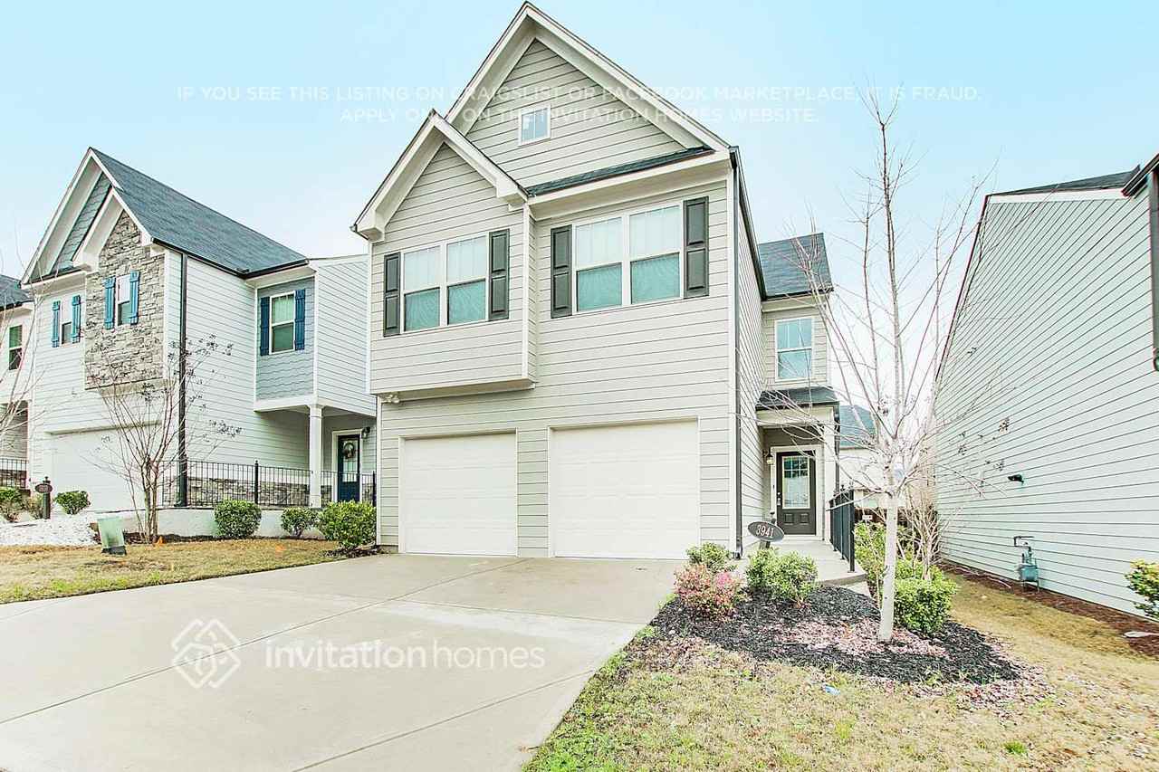 3941 Lake Manor Way - Photo 2 of 26