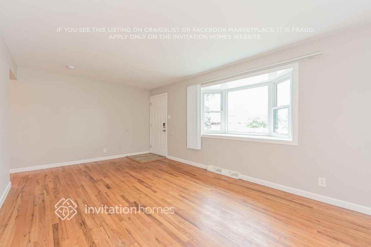 8521 Richard Rd - Photo 3 of 17