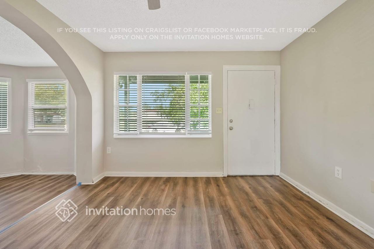 4560 Barley St - Photo 4 of 28