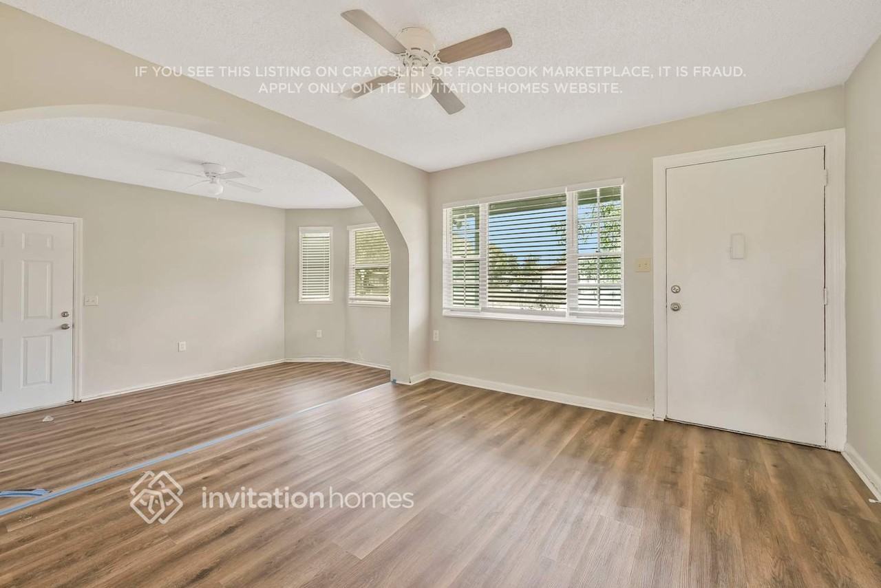 4560 Barley St - Photo 5 of 28