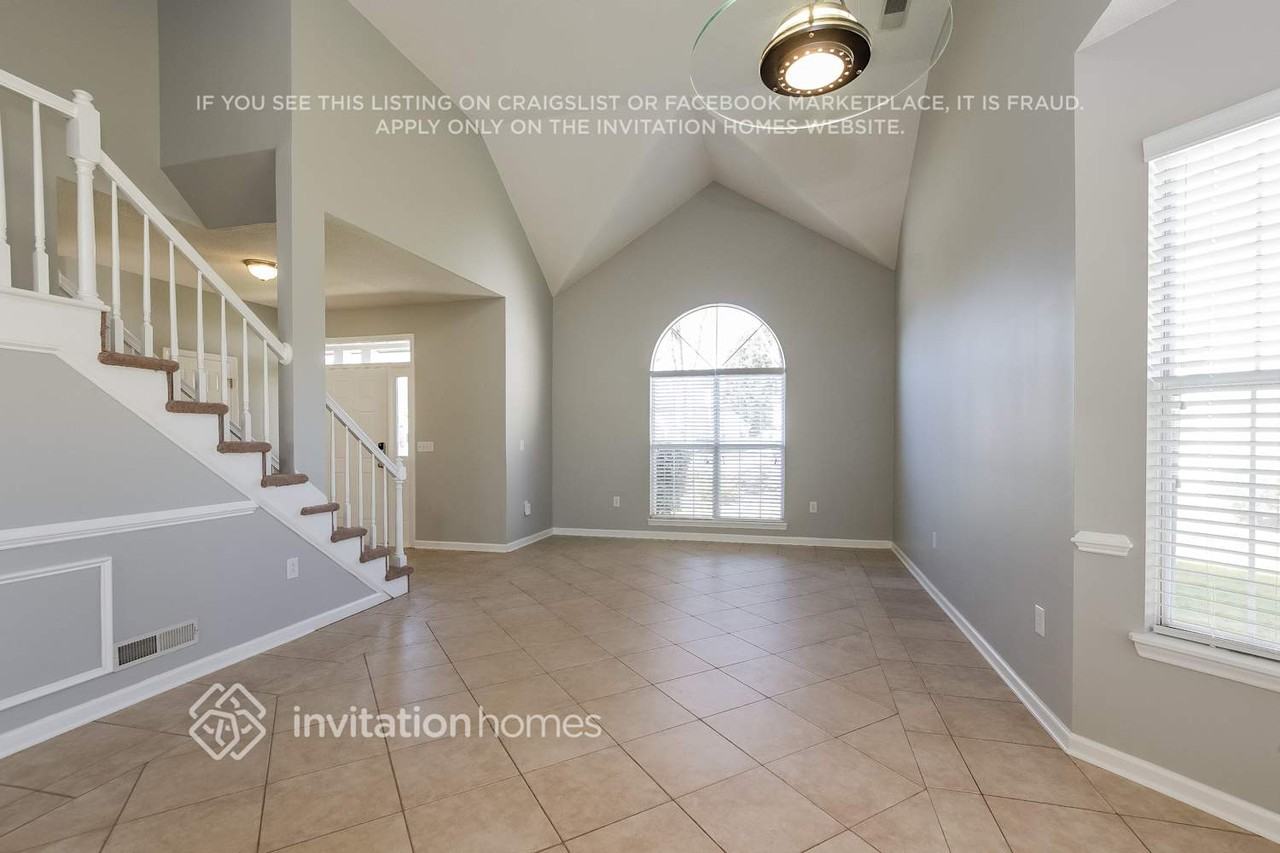 103 Ashford Hollow Ln - Photo 2 of 22