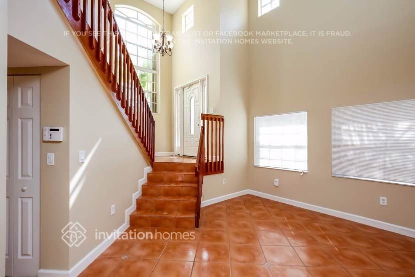 5062 Sw 154th Pl - Photo 4 of 26