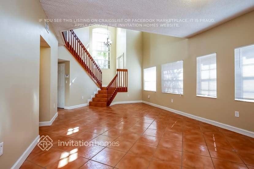 5062 Sw 154th Pl - Photo 6 of 26