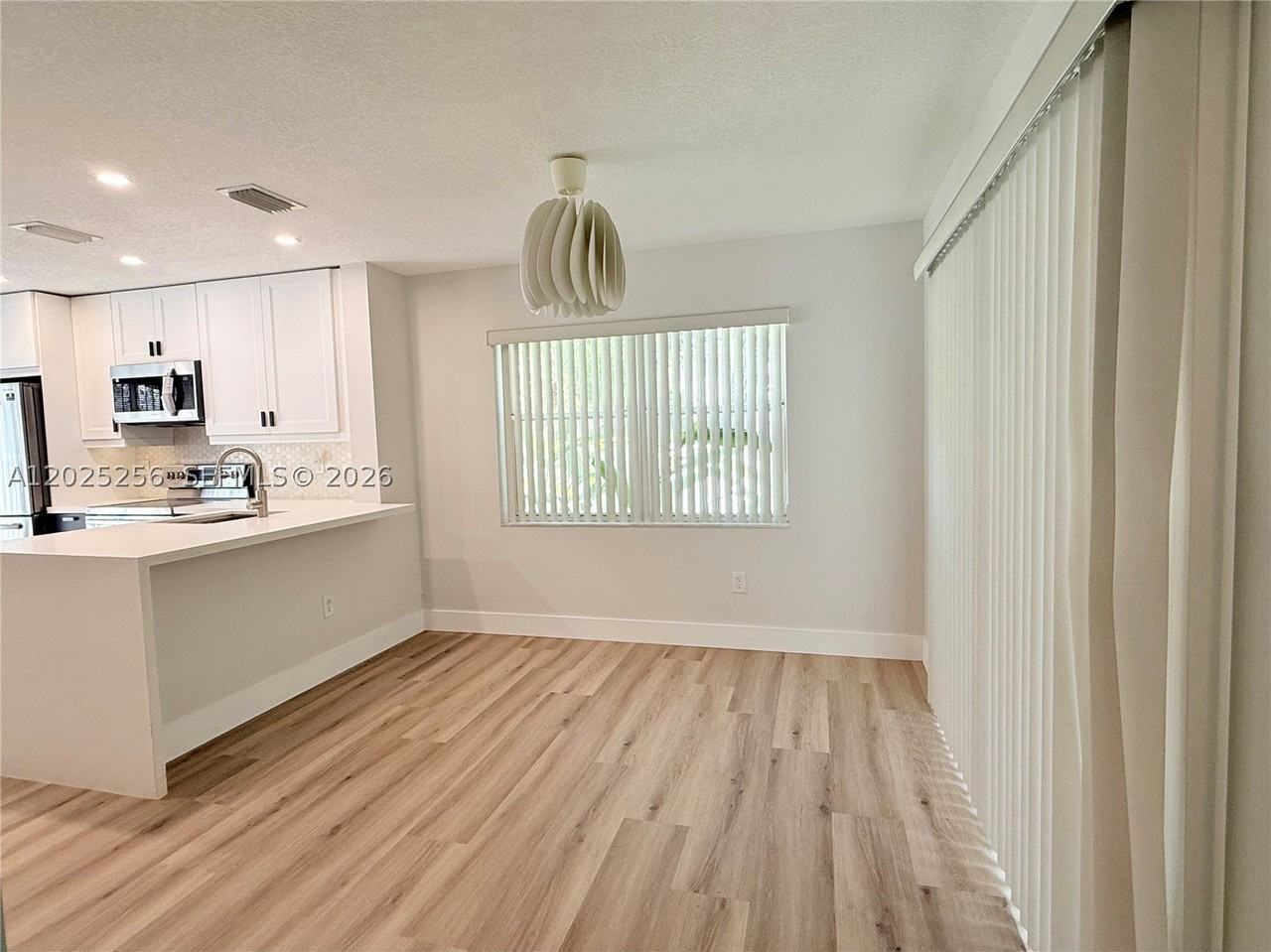 9832 Nw 9th Ct - Photo 7 of 35