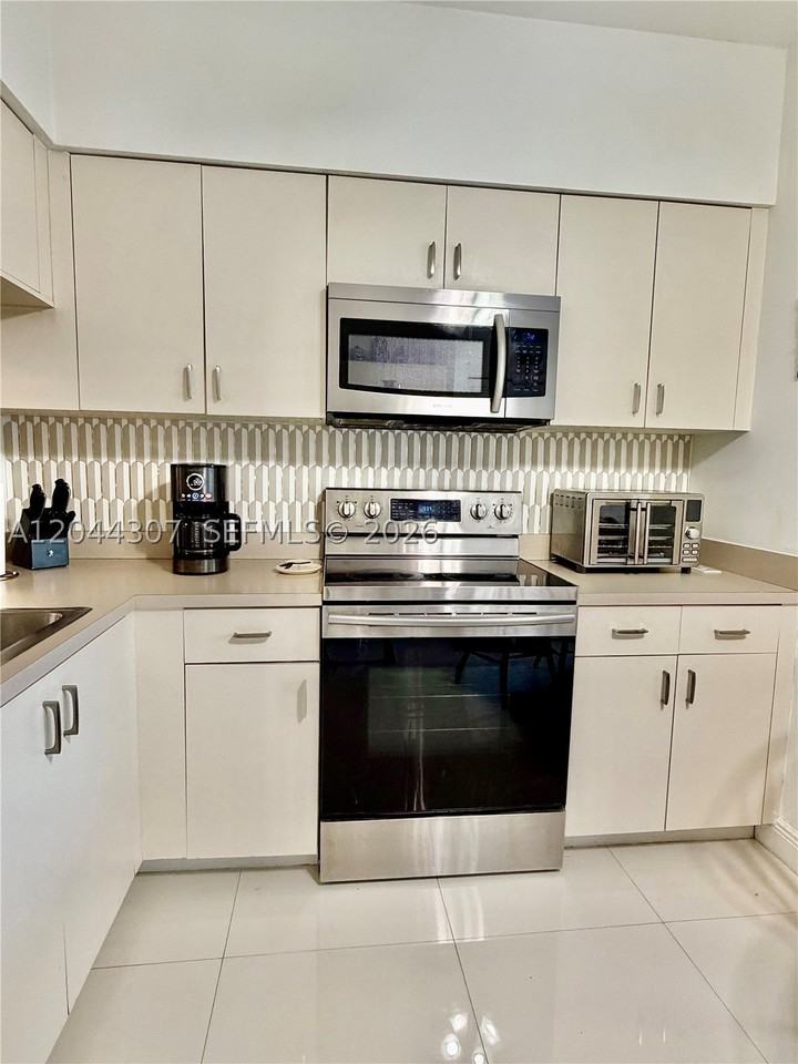 16619 Hemingway Dr - Photo 6 of 17