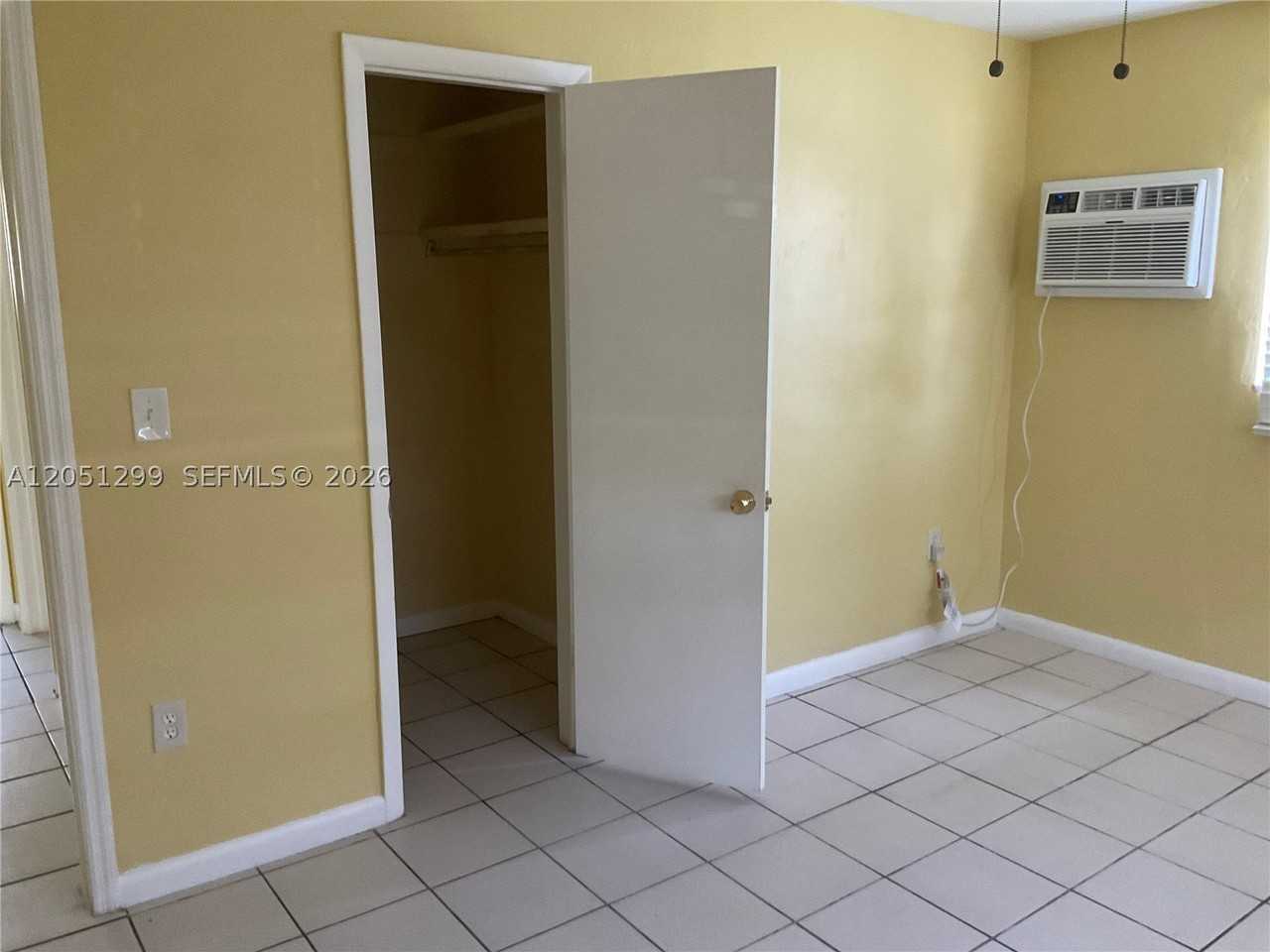1195 Nw 100th Ter #1 - Photo 4 of 12