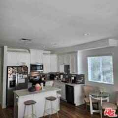 13826 Bessemer St #13828 - Photo 2 of 8