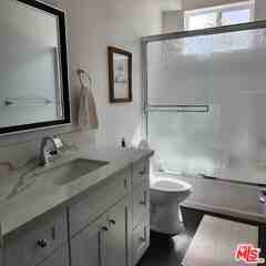 13826 Bessemer St #13828 - Photo 6 of 8