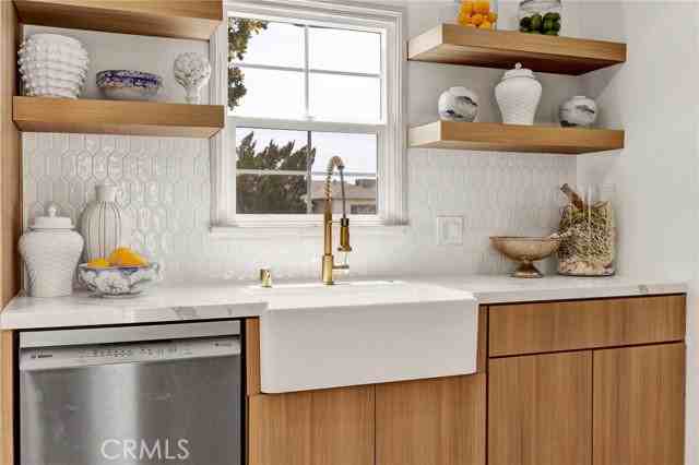 861 Grant Ave - Photo 6 of 8