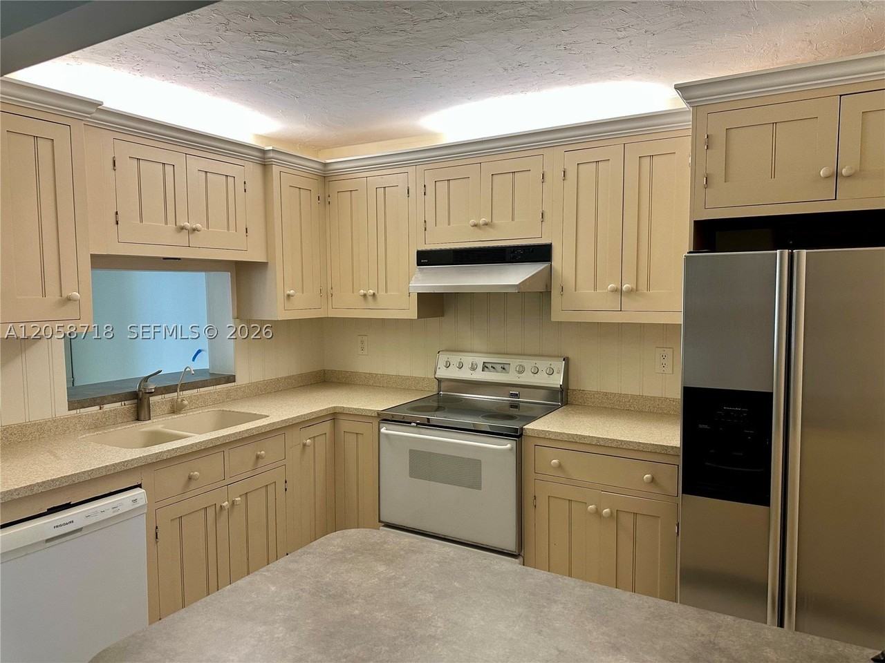 13705 Sw 84th St #F - Photo 6 of 11