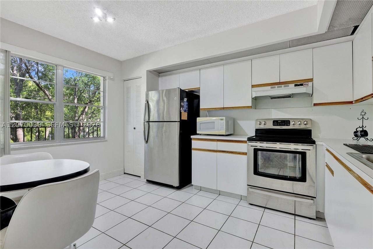 12500 Sw 6th St #311N - Photo 7 of 29