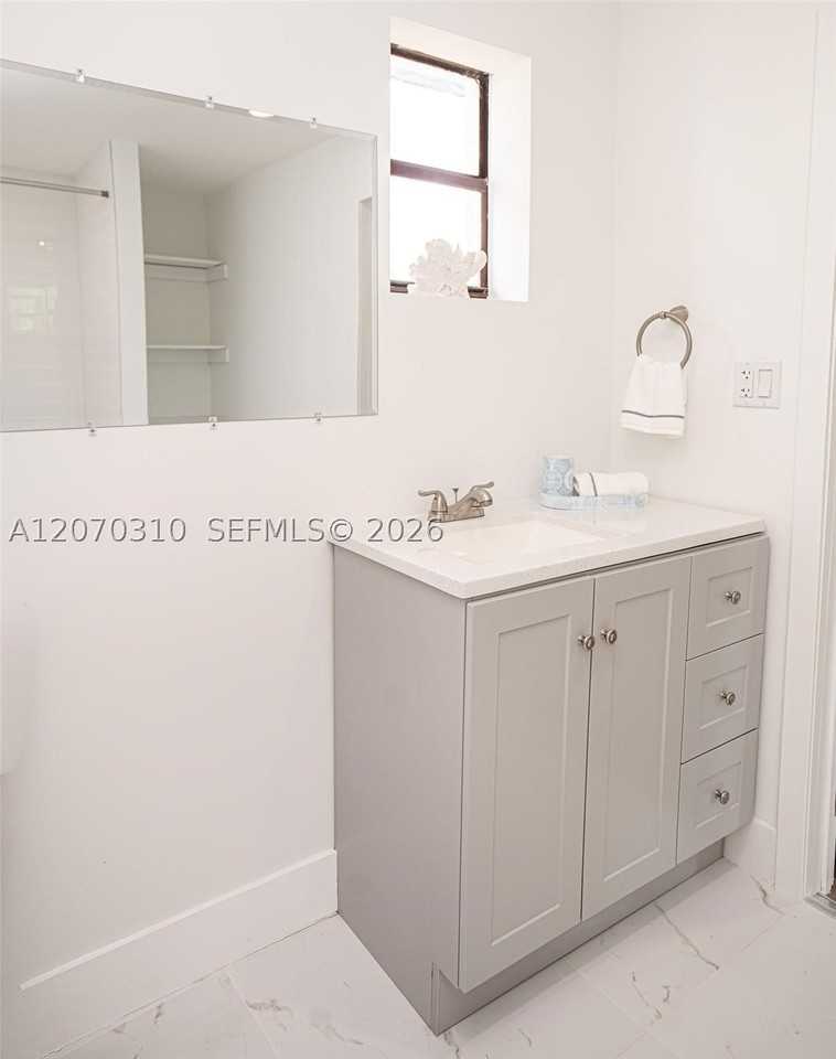 20720 Nw 34th Ave #2 - Photo 7 of 8