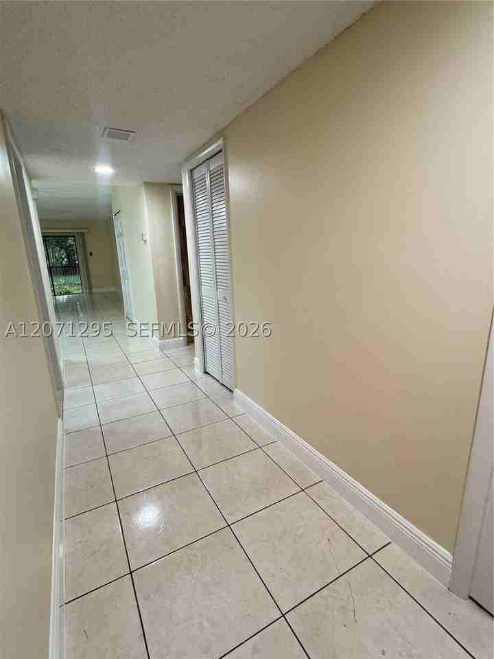 215 Lakeview Dr #105 - Photo 2 of 18
