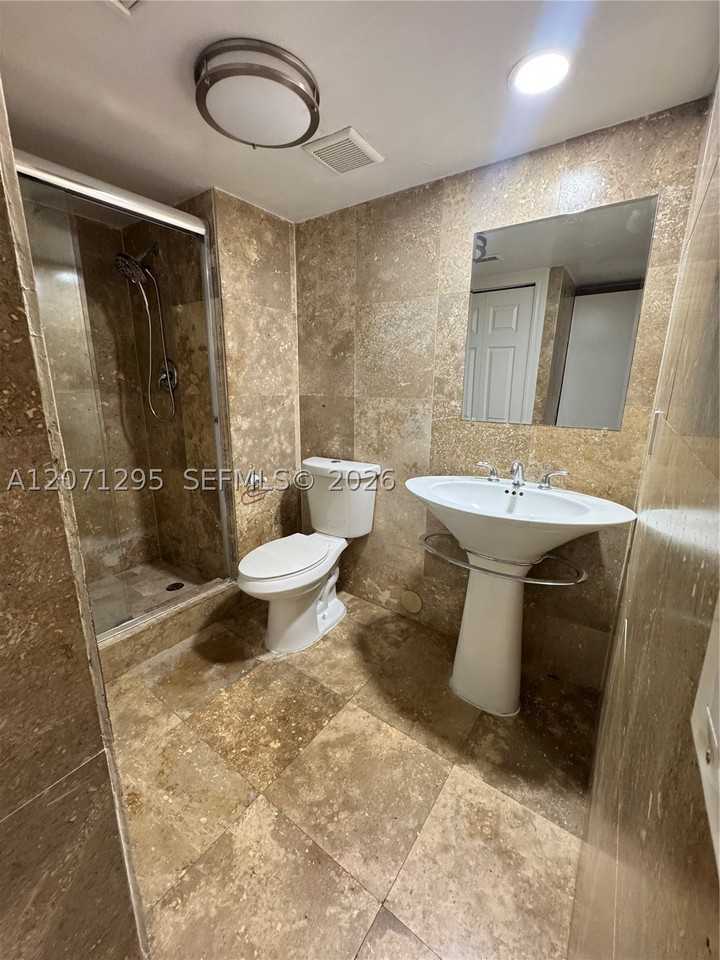 215 Lakeview Dr #105 - Photo 6 of 18