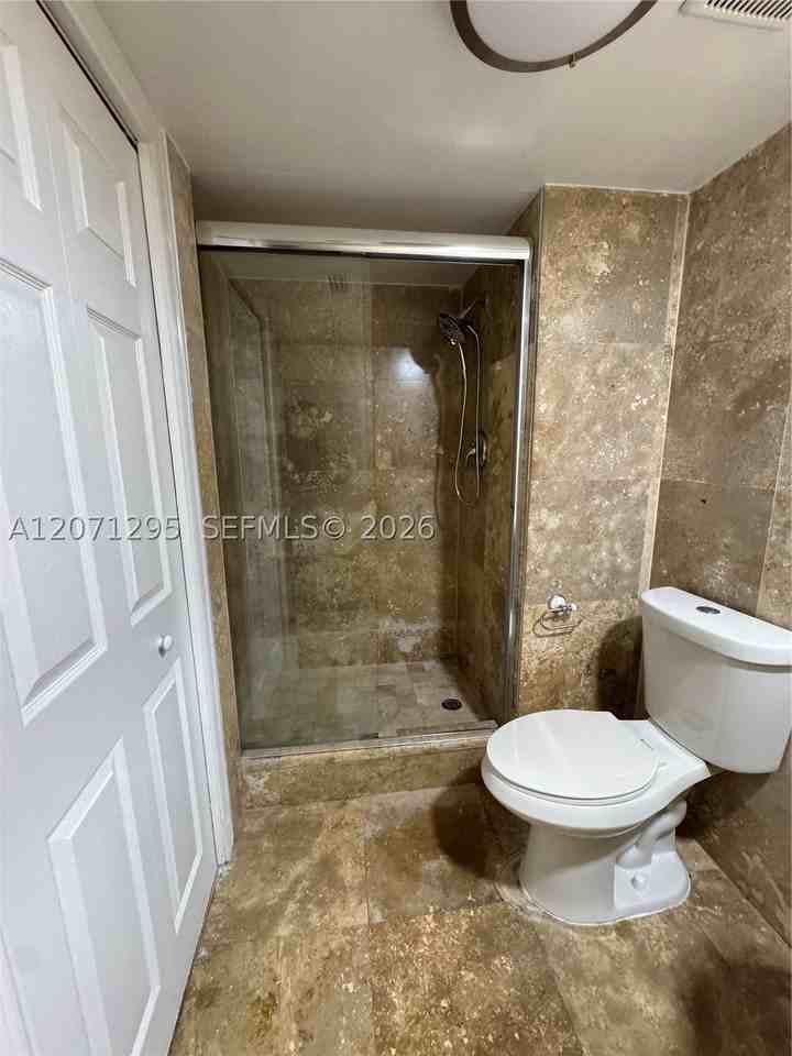 215 Lakeview Dr #105 - Photo 7 of 18