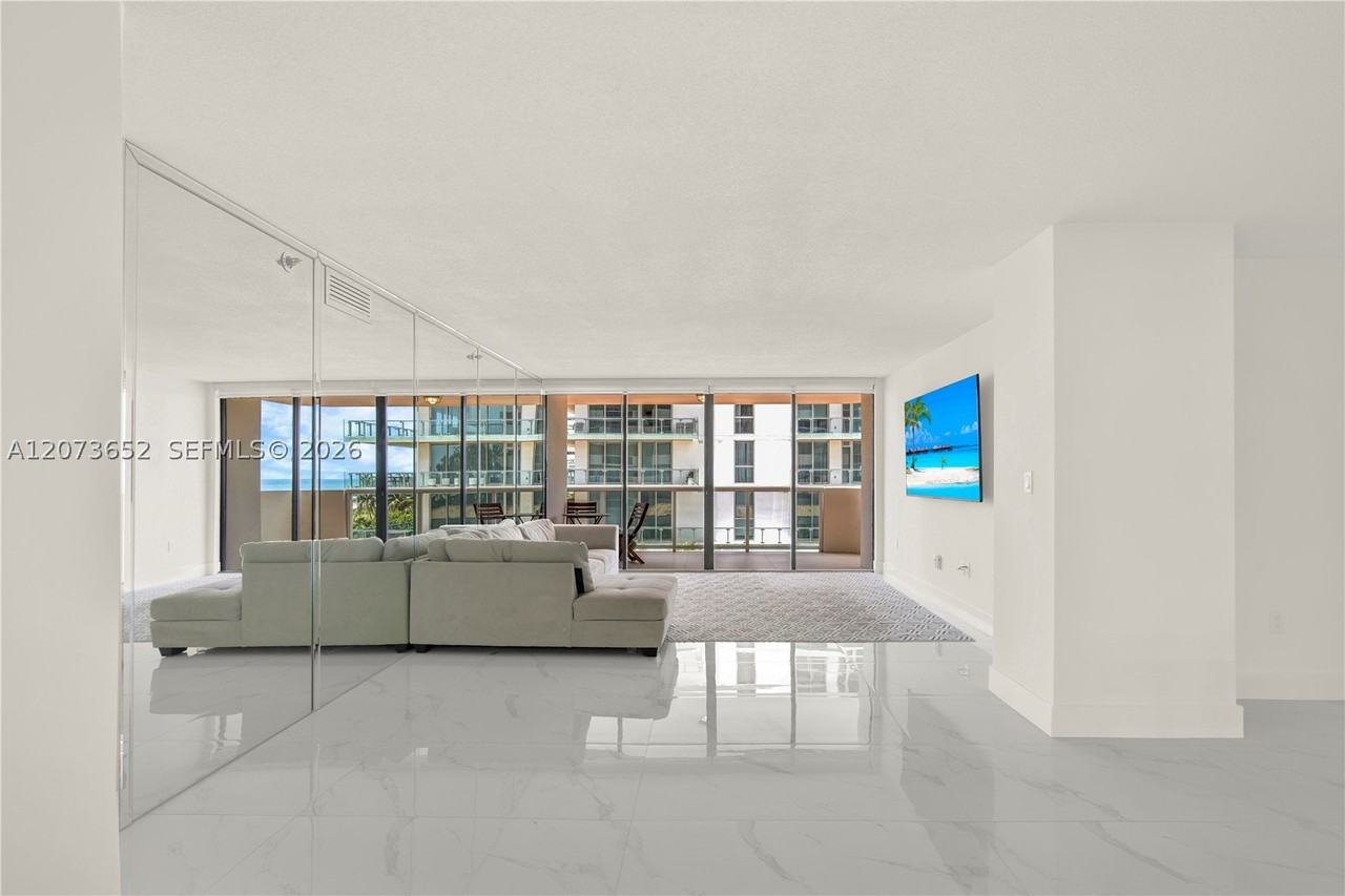 5757 Collins Ave #507 - Photo 3 of 47