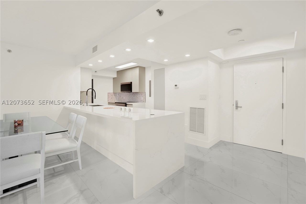 5757 Collins Ave #507 - Photo 5 of 47