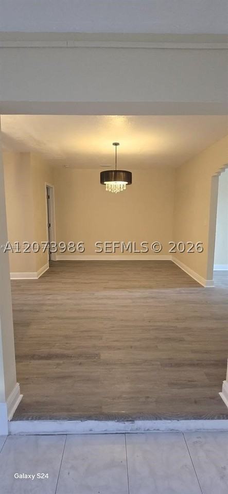 1259 Nw 34th Ave - Photo 6 of 10