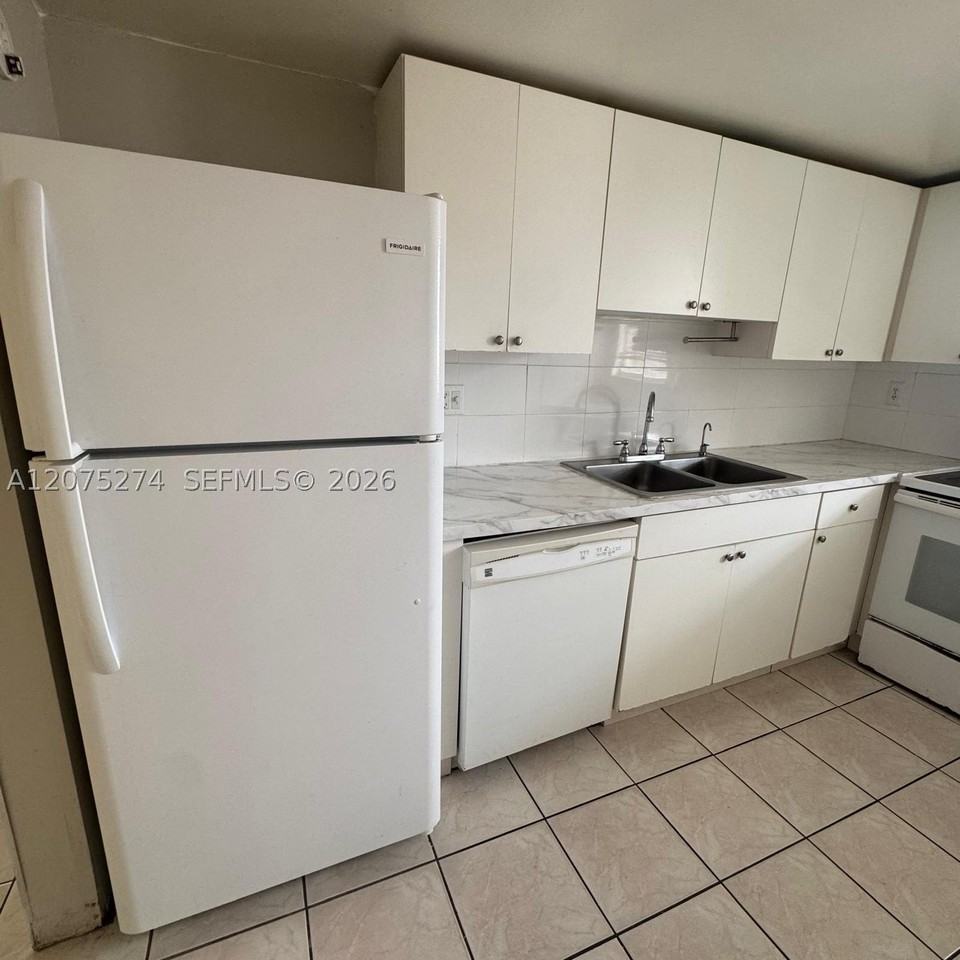 506 Nw 87th Ave #309 - Photo 4 of 15
