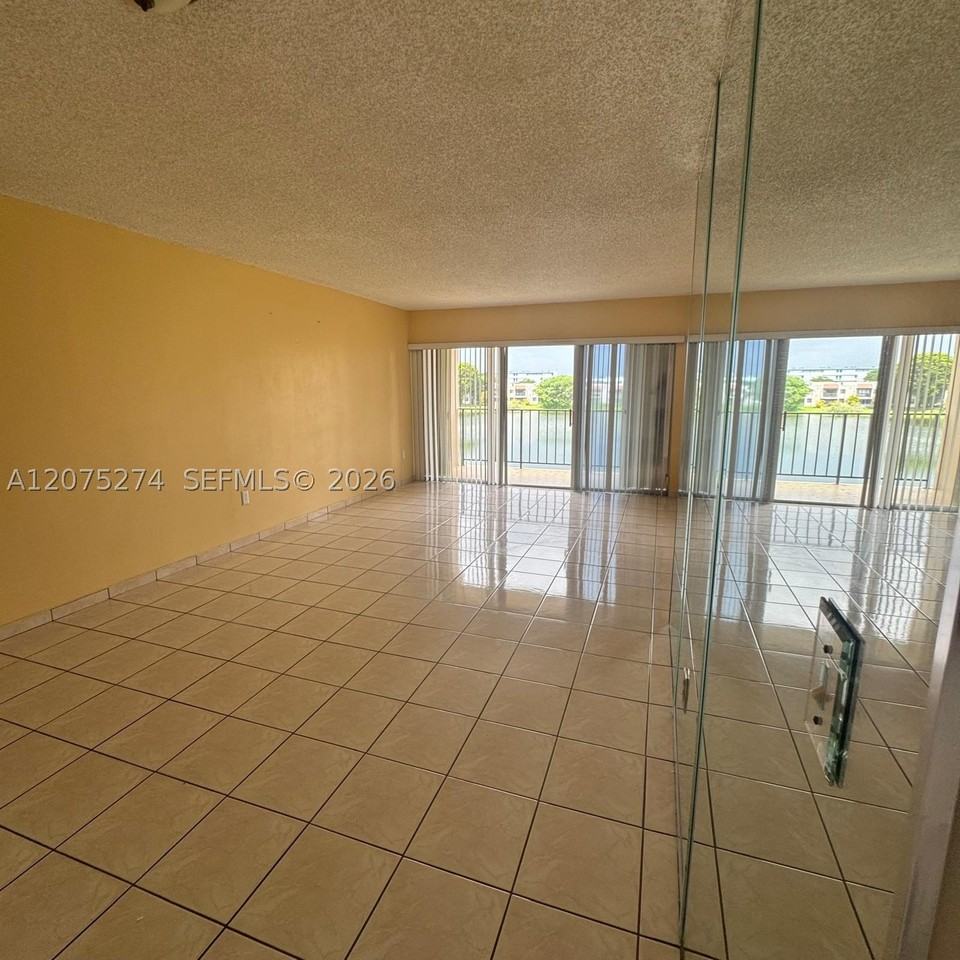 506 Nw 87th Ave #309 - Photo 6 of 15