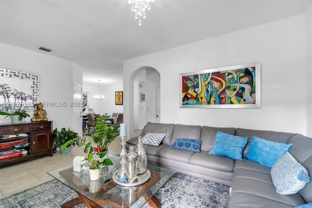 23715 Sw 114th Ct #1 - Photo 4 of 17