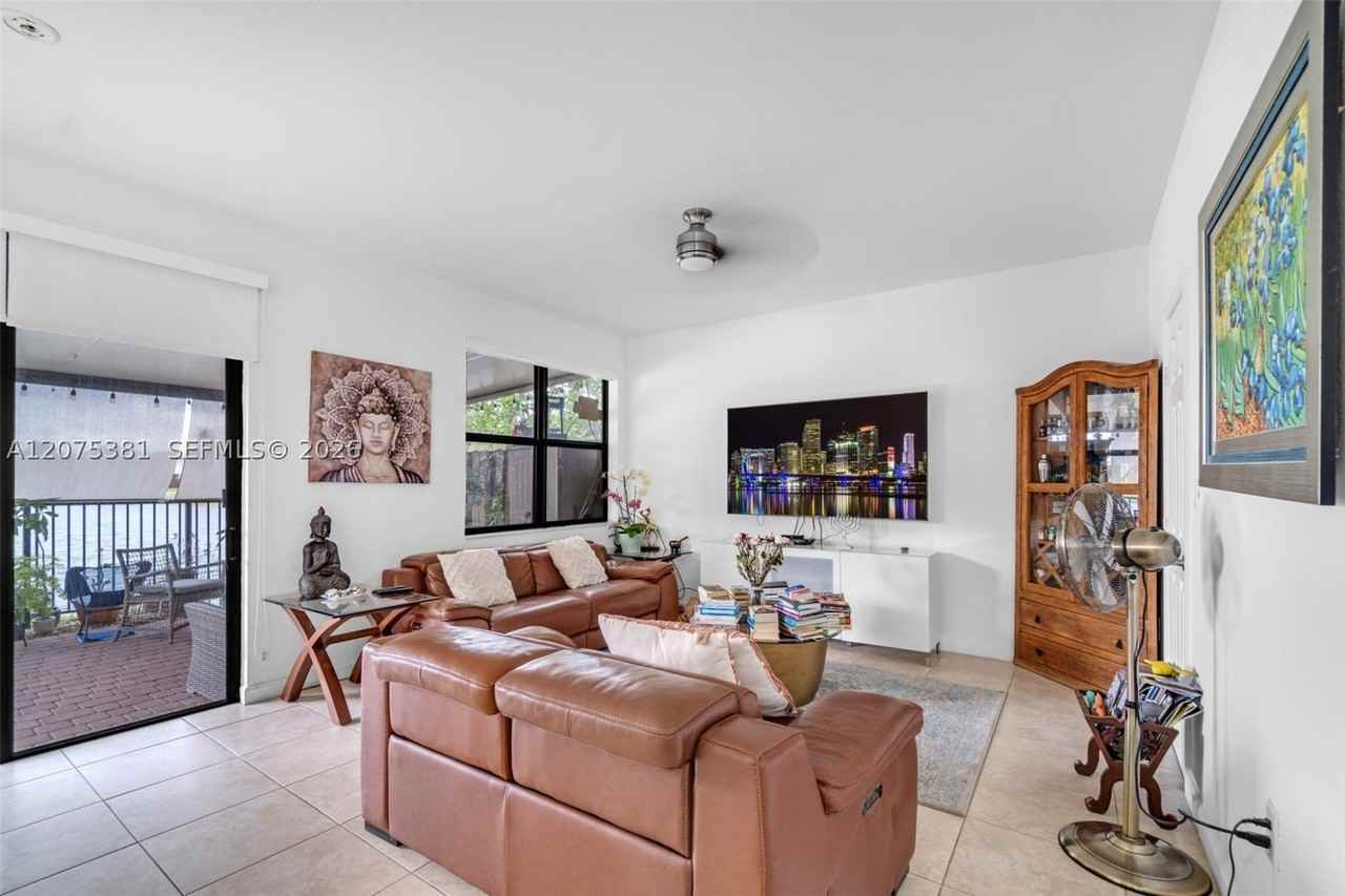 23715 Sw 114th Ct #1 - Photo 5 of 17